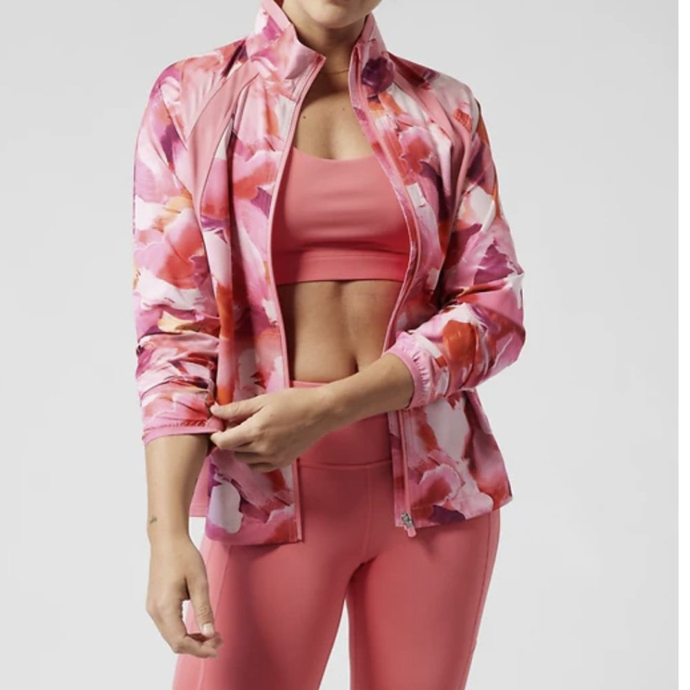 ATHLETA RUN WITH IT PAINTED ENERGY CORAL ZIP NWT JACKET PACKABLE WINDBREAKER XS